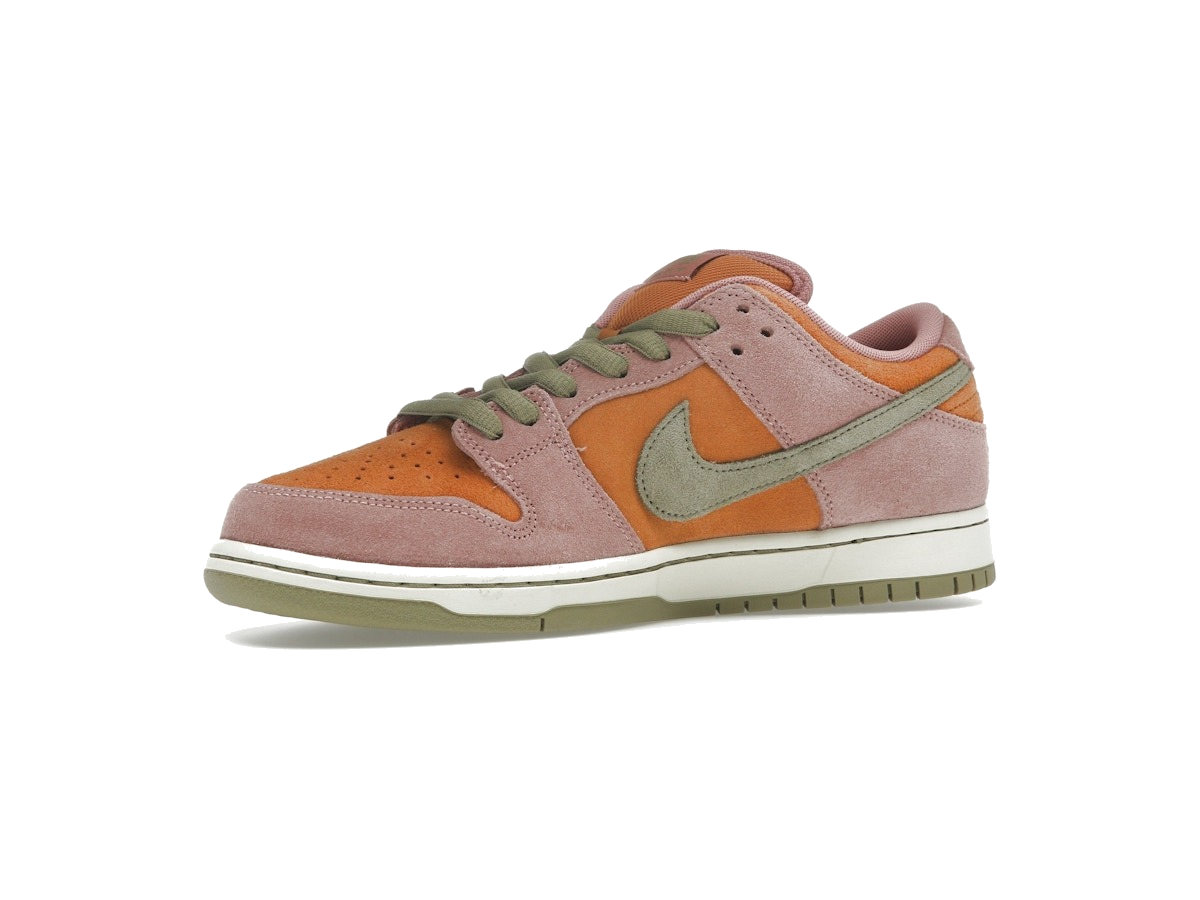 Nike SB Dunk Low Red Stardust